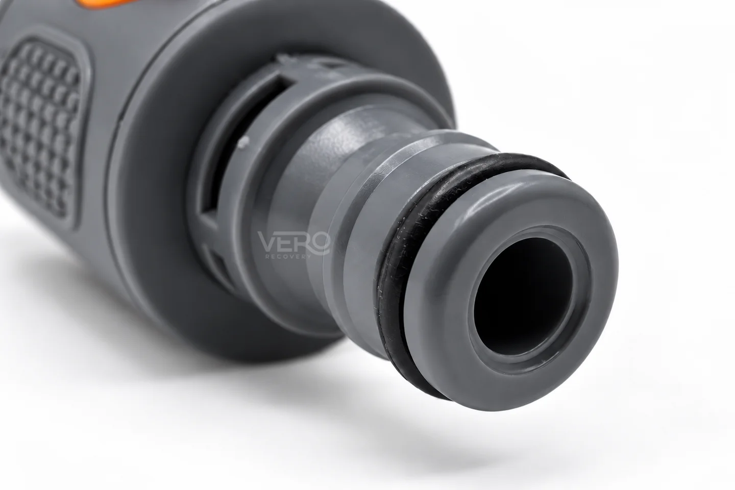 Close up of the quick-release hose end on the Vero Recovery Ice Bath Hose Pipe Drain Valve