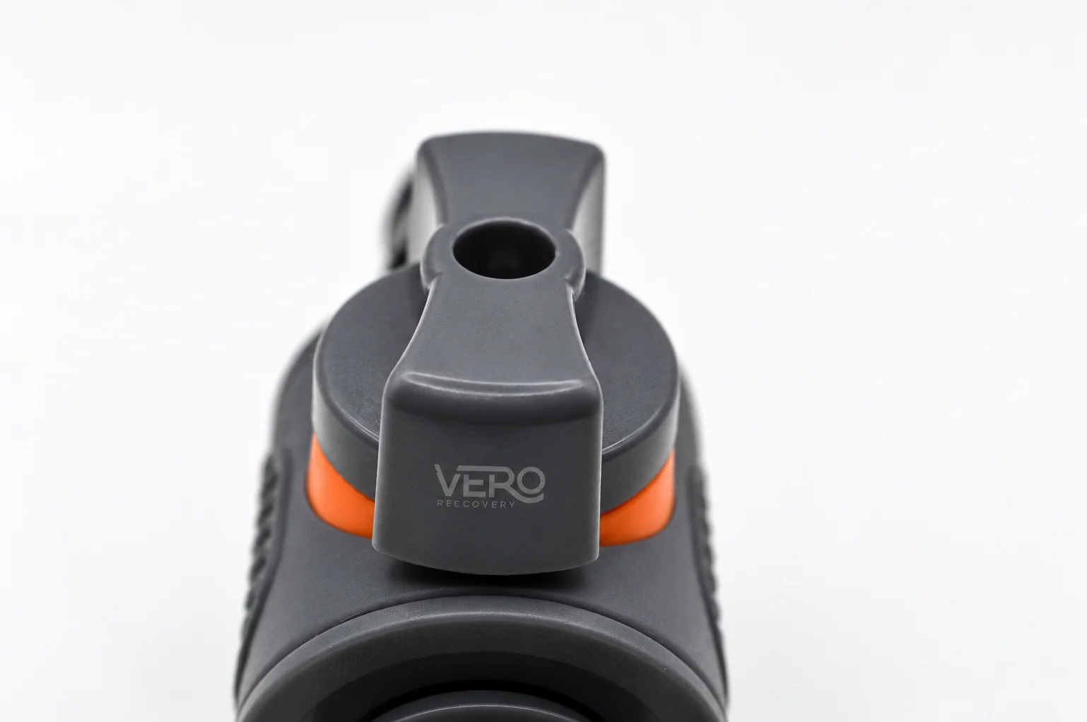 Close up of the on/off lever on the Vero Recovery Ice Bath Hose Pipe Inline Drain